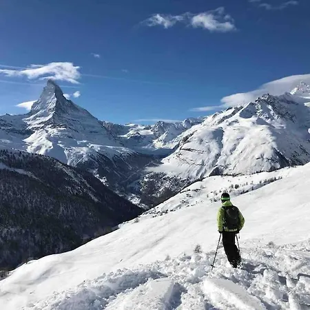 Modern With Matterhorn View דירה צרמט